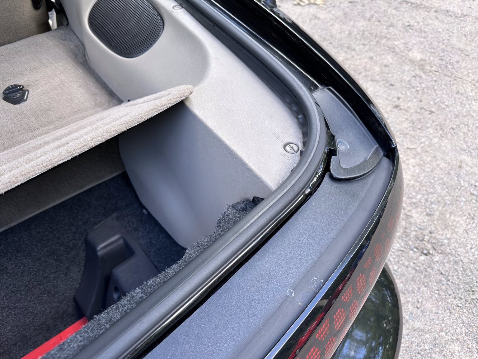 Innenraumfoto von 2000 Pontiac TransAm Firebird (37)