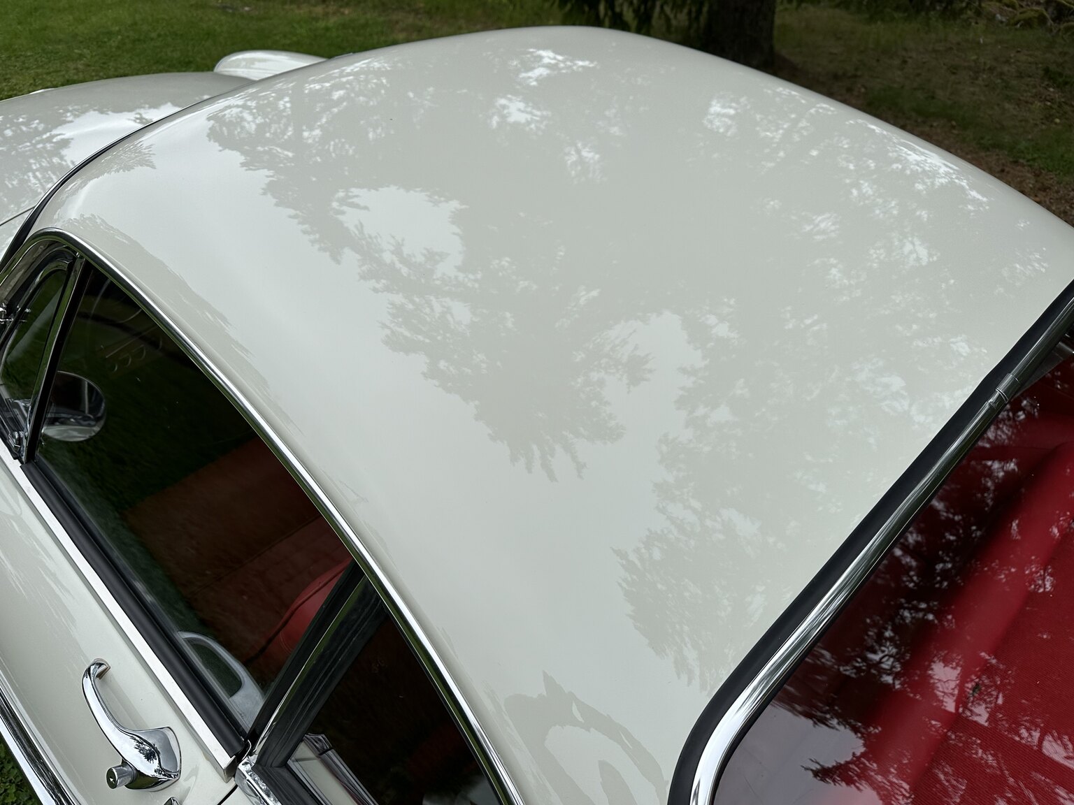 Exterior image of 1964 Volvo P 1800 S