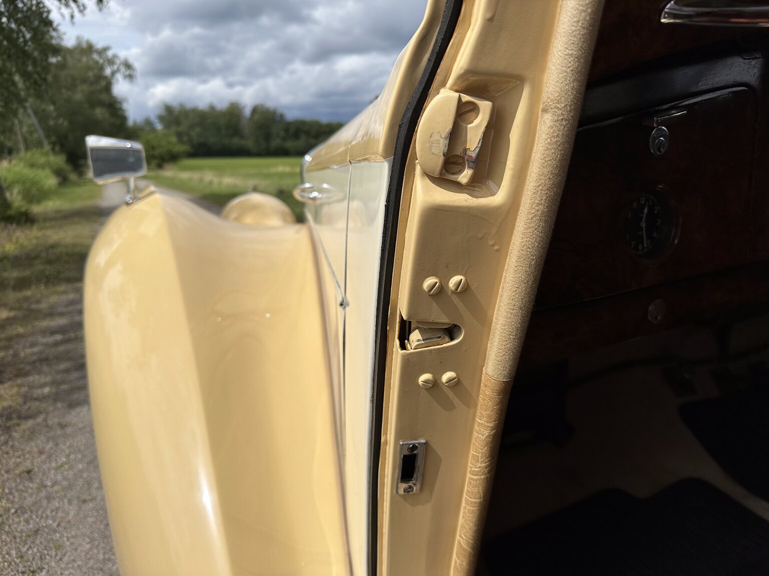 Innenraumfoto von 1947 Bentley Mark IV Sport Saloon
