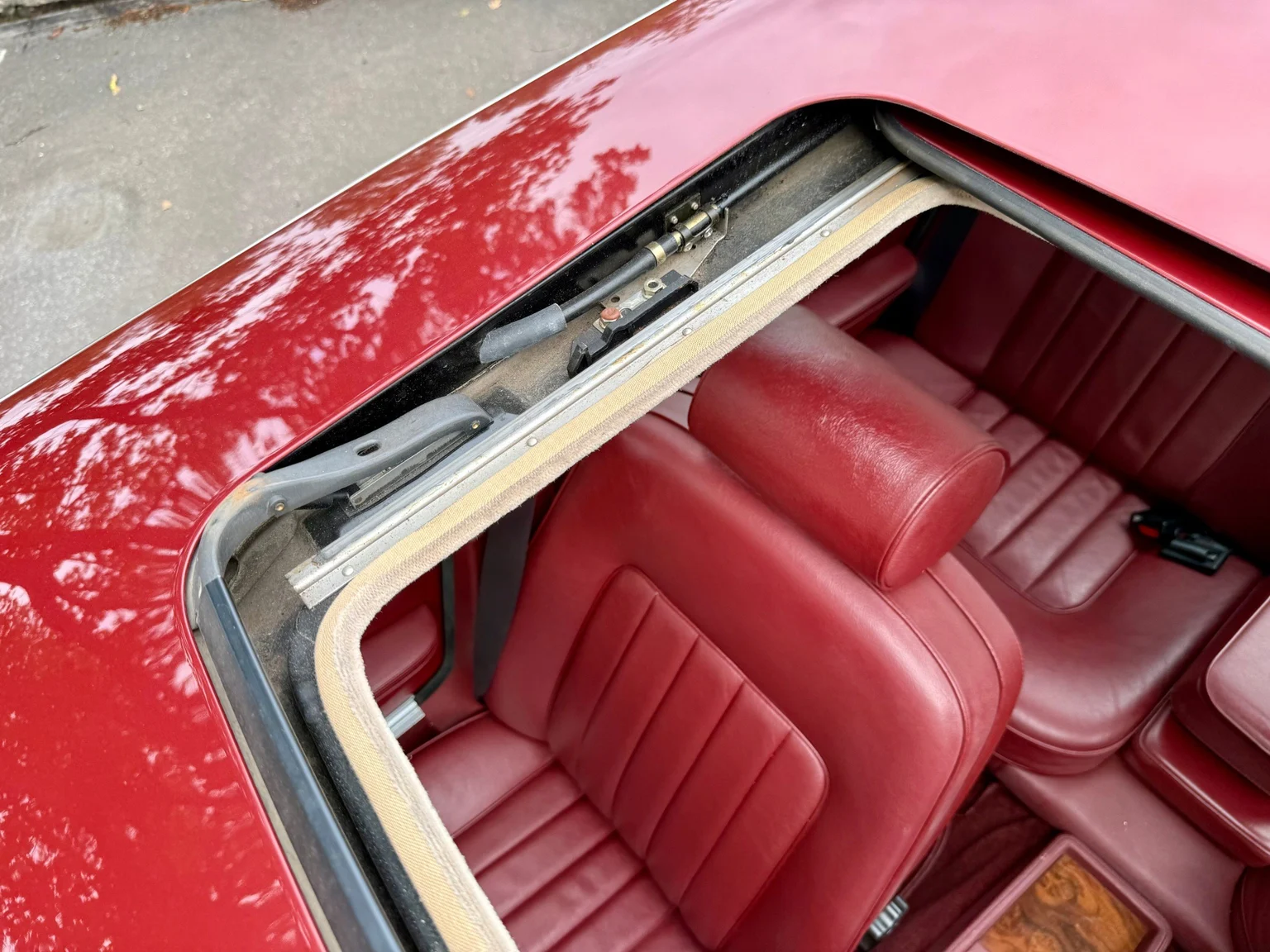 Exteriörbild på 1988 Daimler Six (59)
