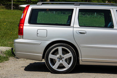 Exteriörbild på 2005 Volvo V70 R AWD