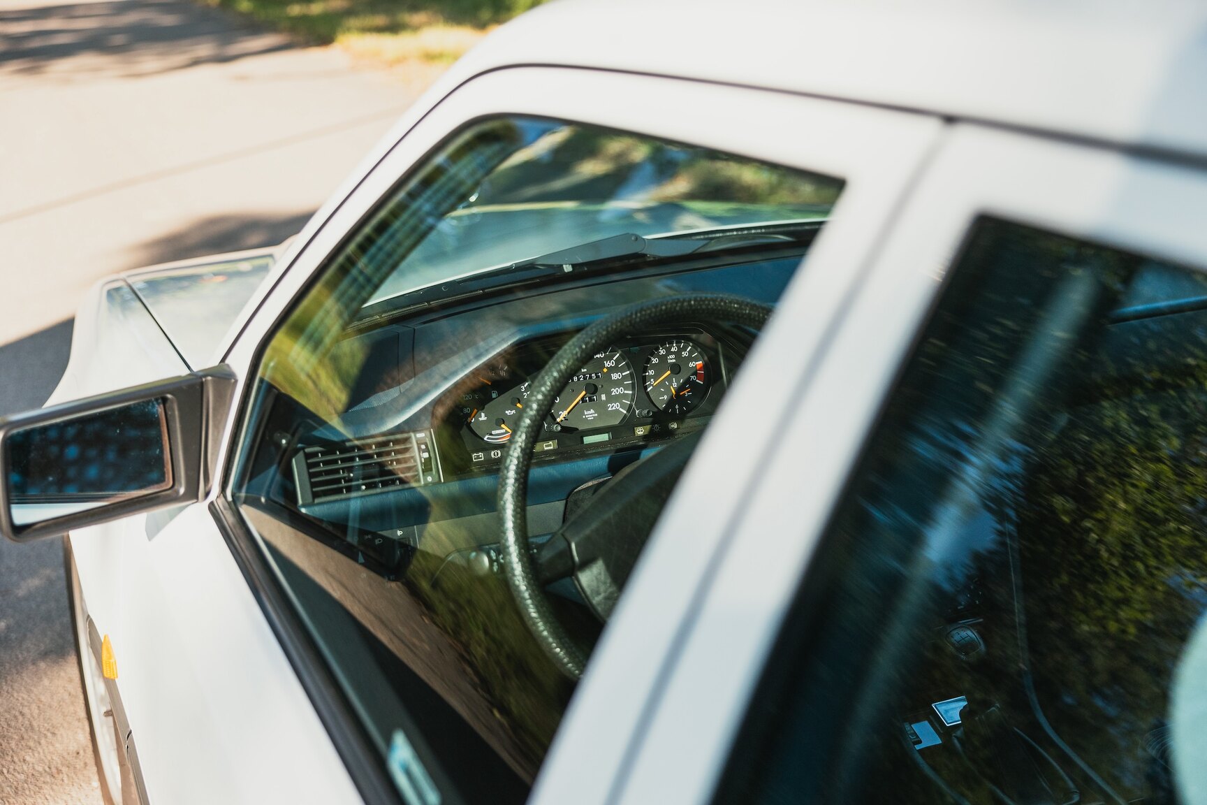 Exteriörbild på 1987 Mercedes-Benz 230E