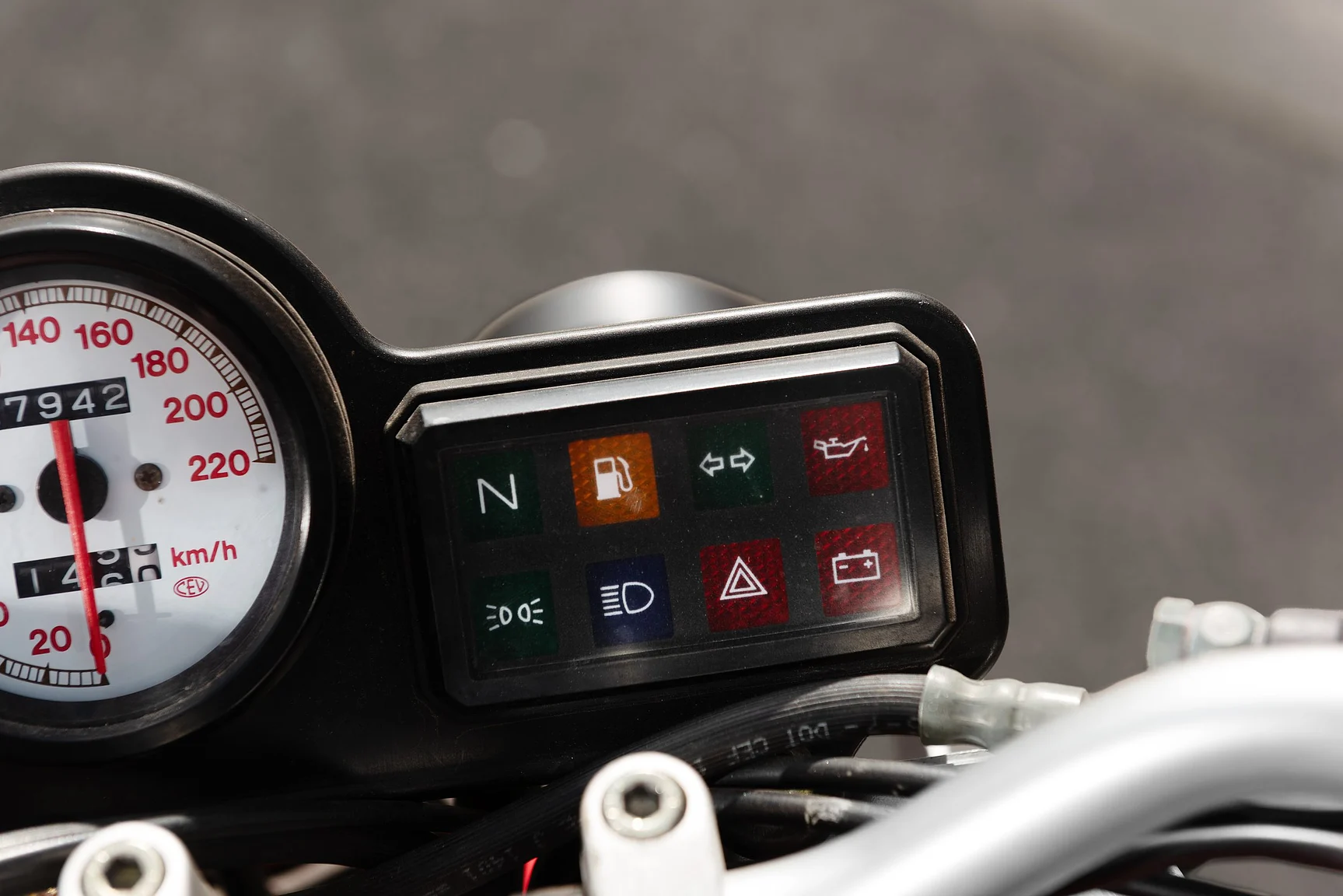 Exterior image of 1996 Ducati 600 Monster (28)