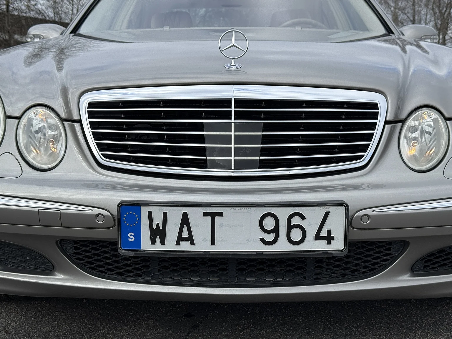 Exterior image of 2004 Mercedes-Benz E 500 7G-Tronic (10)