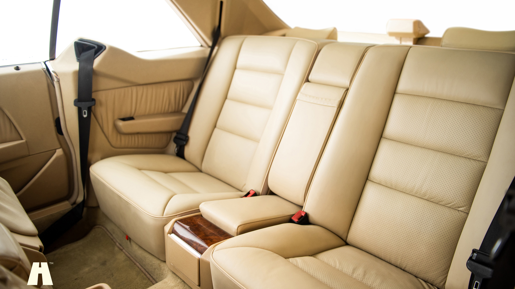 Interiörbild 1992 Mercedes 230 CE