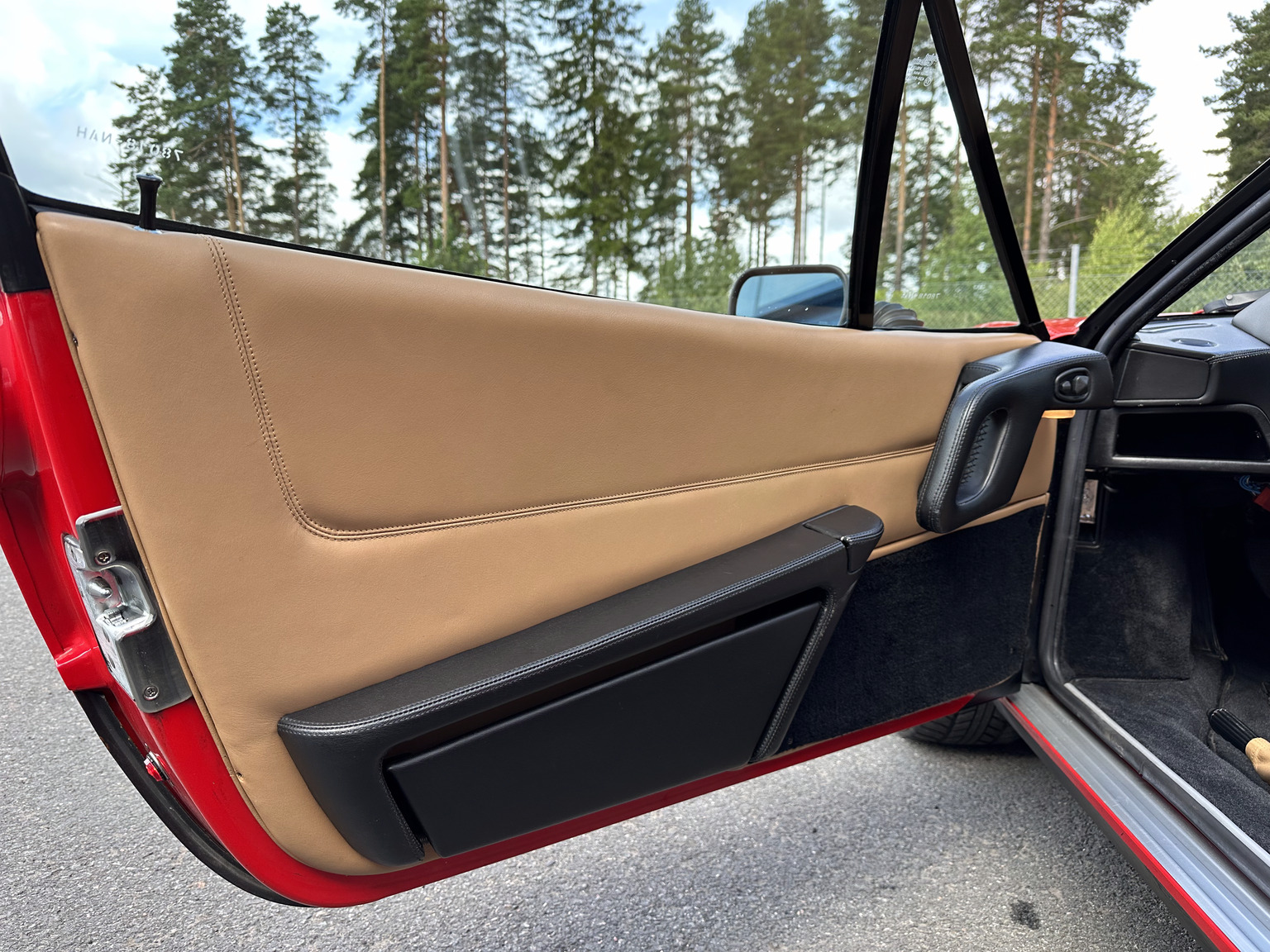 Interiörbild 1988 Ferrari 328 GTB