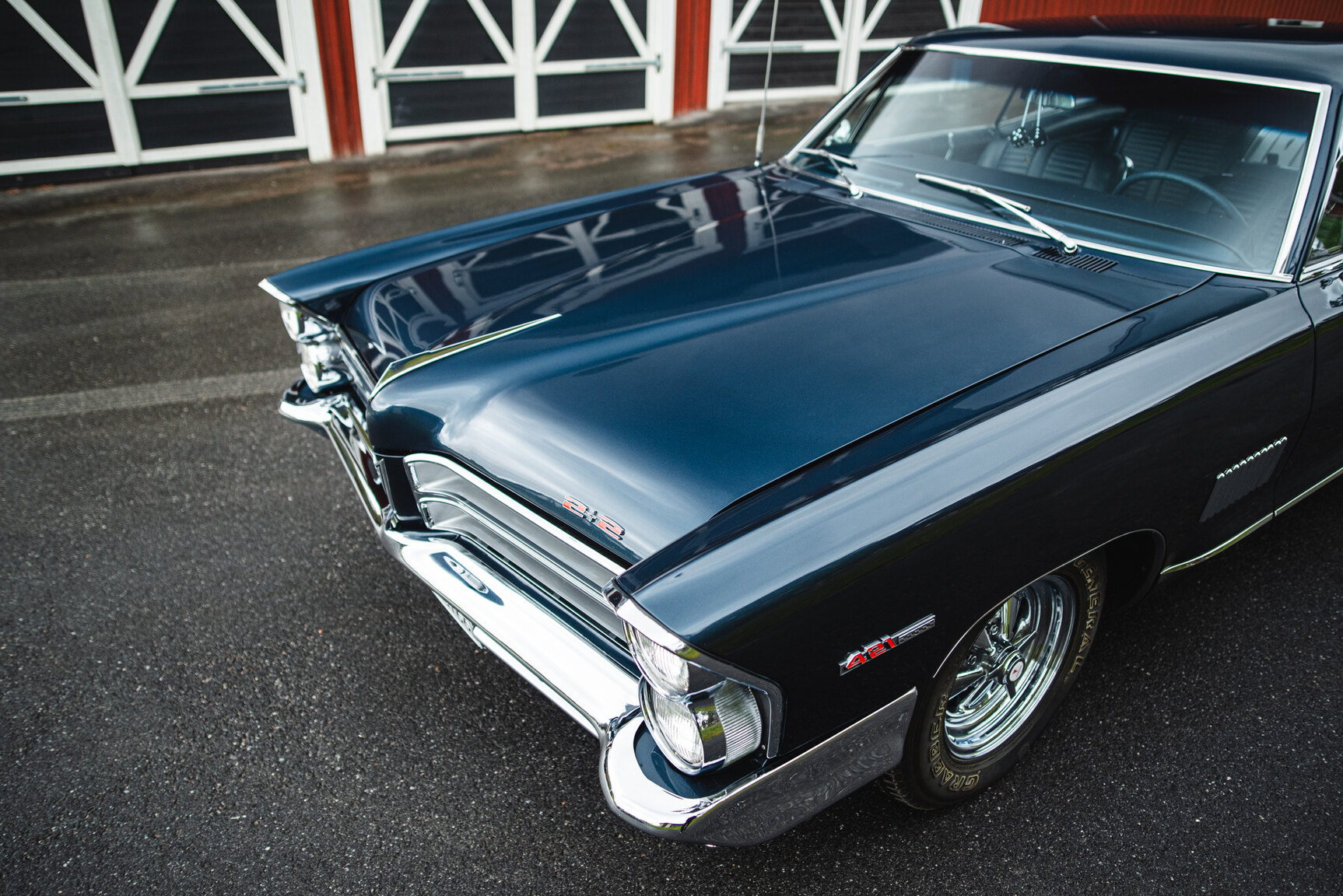 Exterior image of 1965 Pontiac Catalina 421 Tripower-Pack 2+2