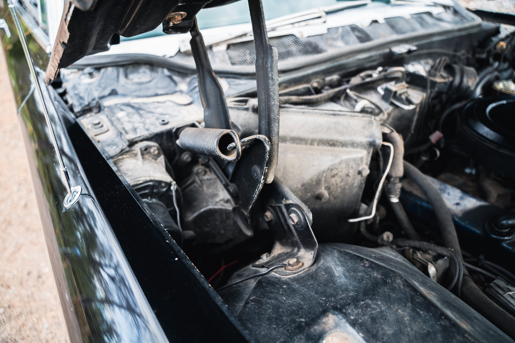 Image of 1968 Cadillac De Ville Convertible mechanics
