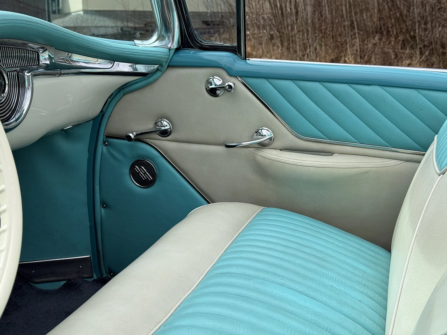 Interior image of 1955 Oldsmobile Super 88 (26)