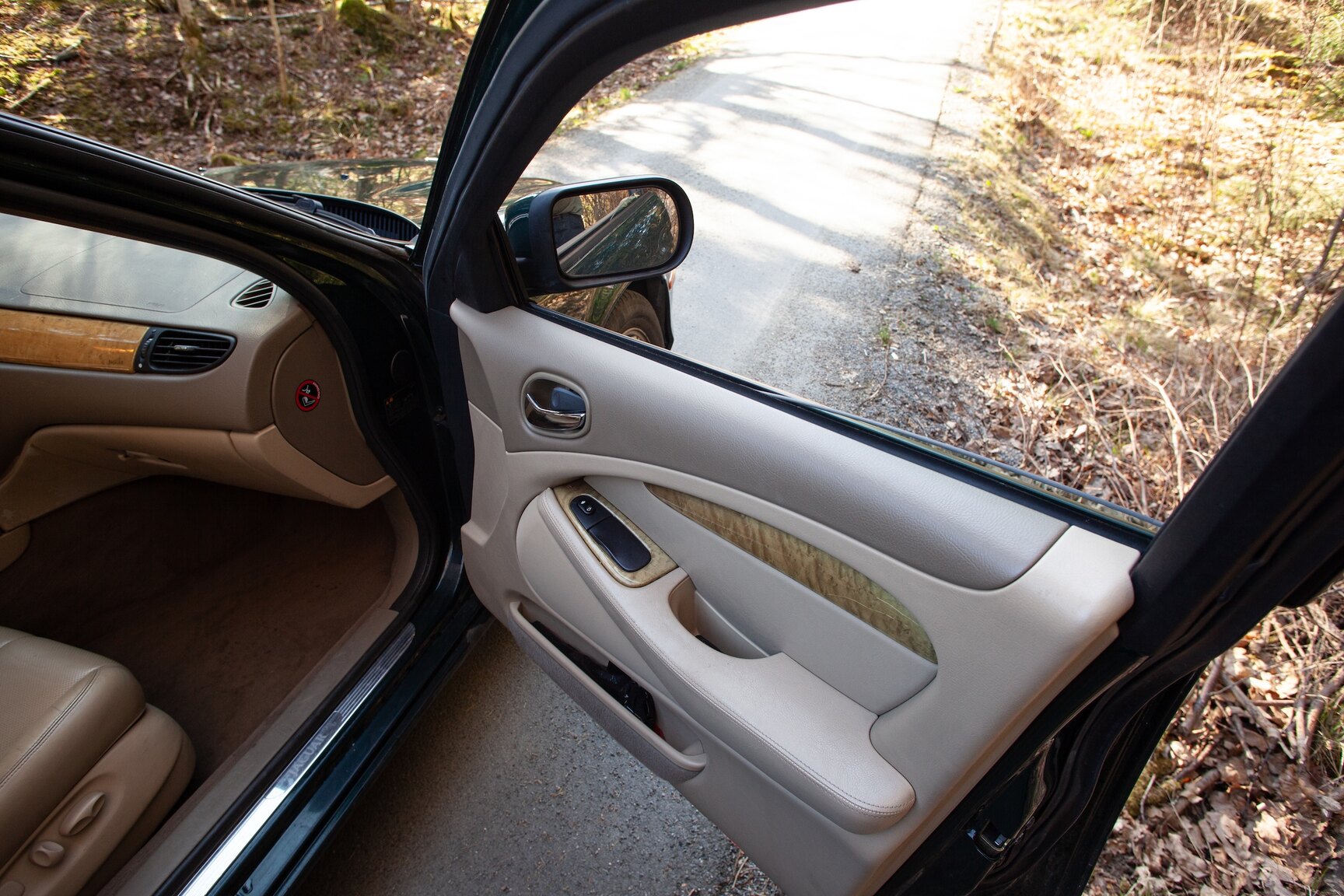 Interior image of 1999 Jaguar S-Type V6