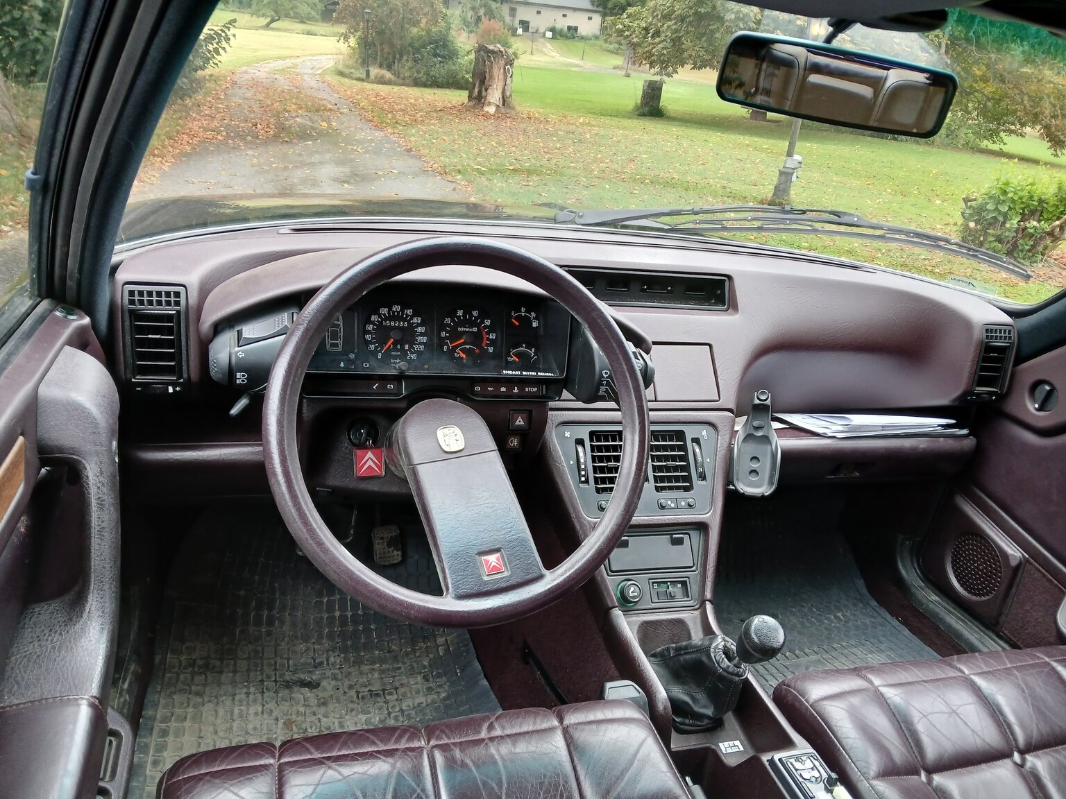 Innenraumfoto von 1988 Citroen CX 25 T Prestige