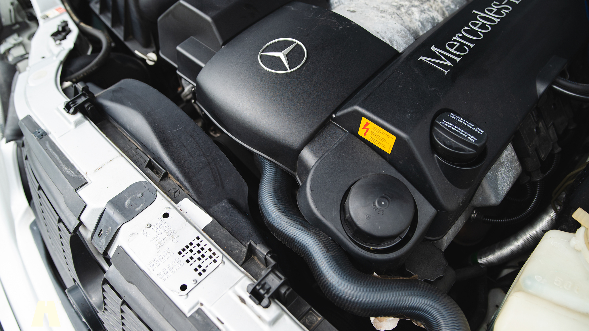 Image of 2000 Mercedes E430 mechanics