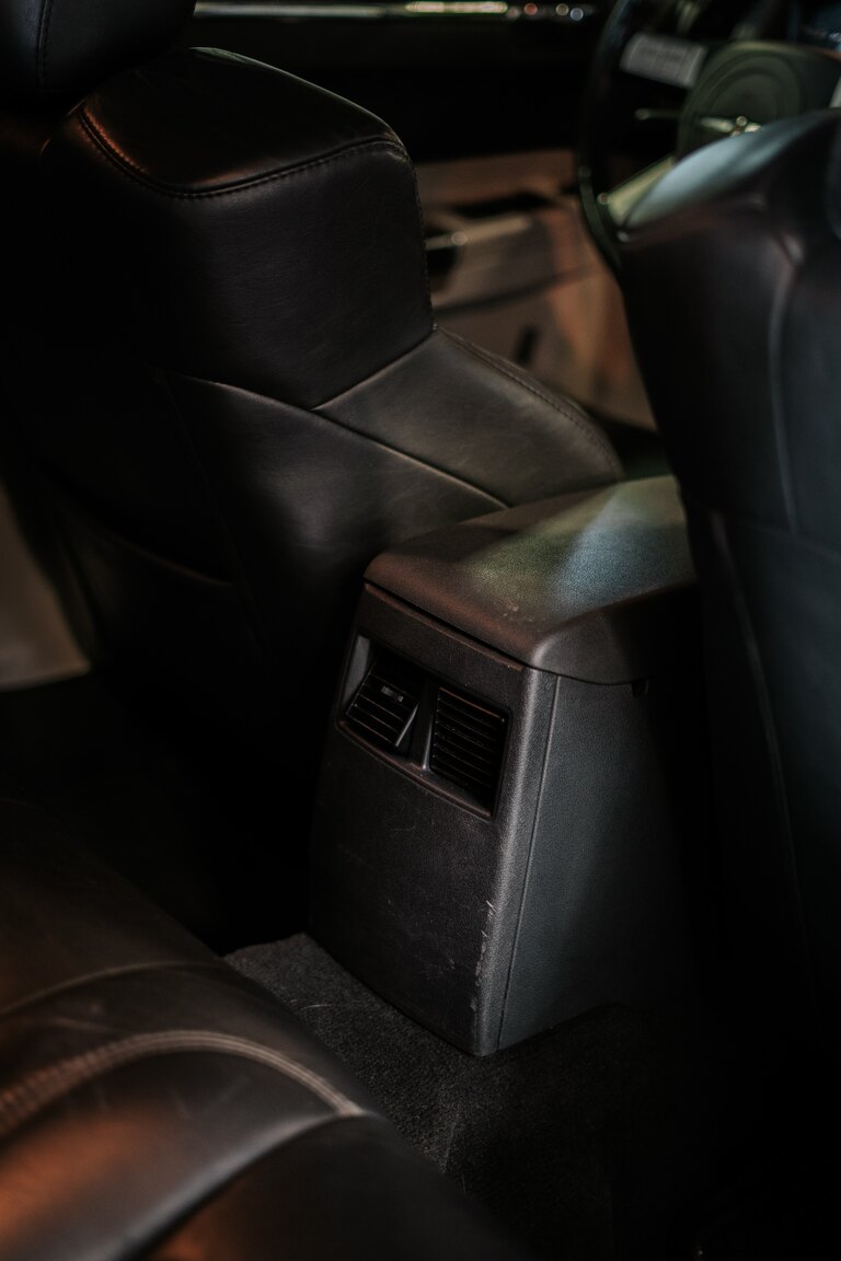 Interior image of 2006 Chrysler 300C SRT-8 (16)