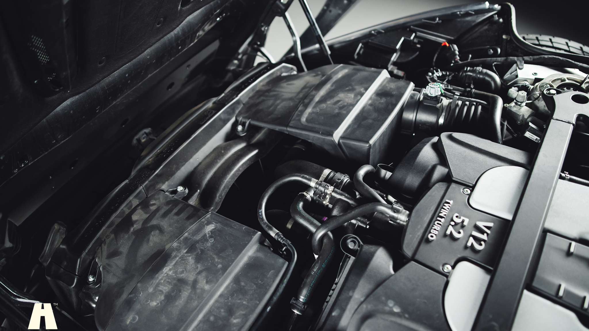 Image of 2019 Aston Martin DB11 AMR (18) mechanics