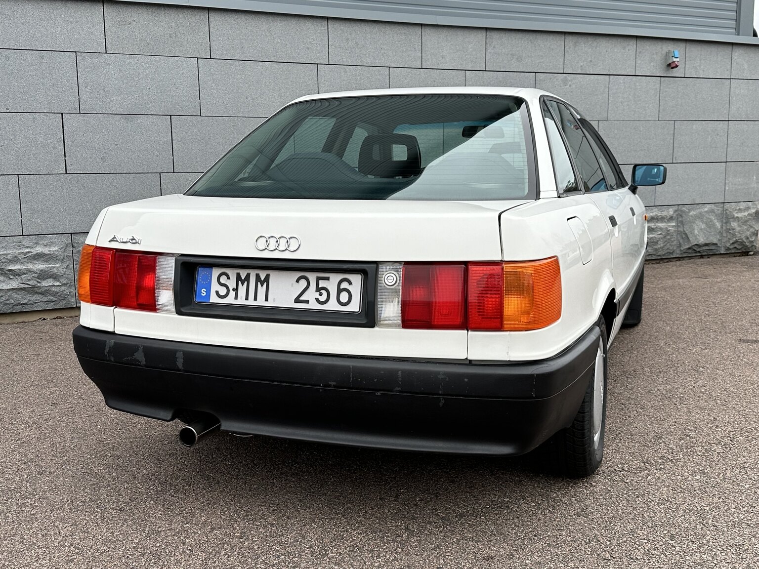 Exterior image of 1988 Audi 80 (50)