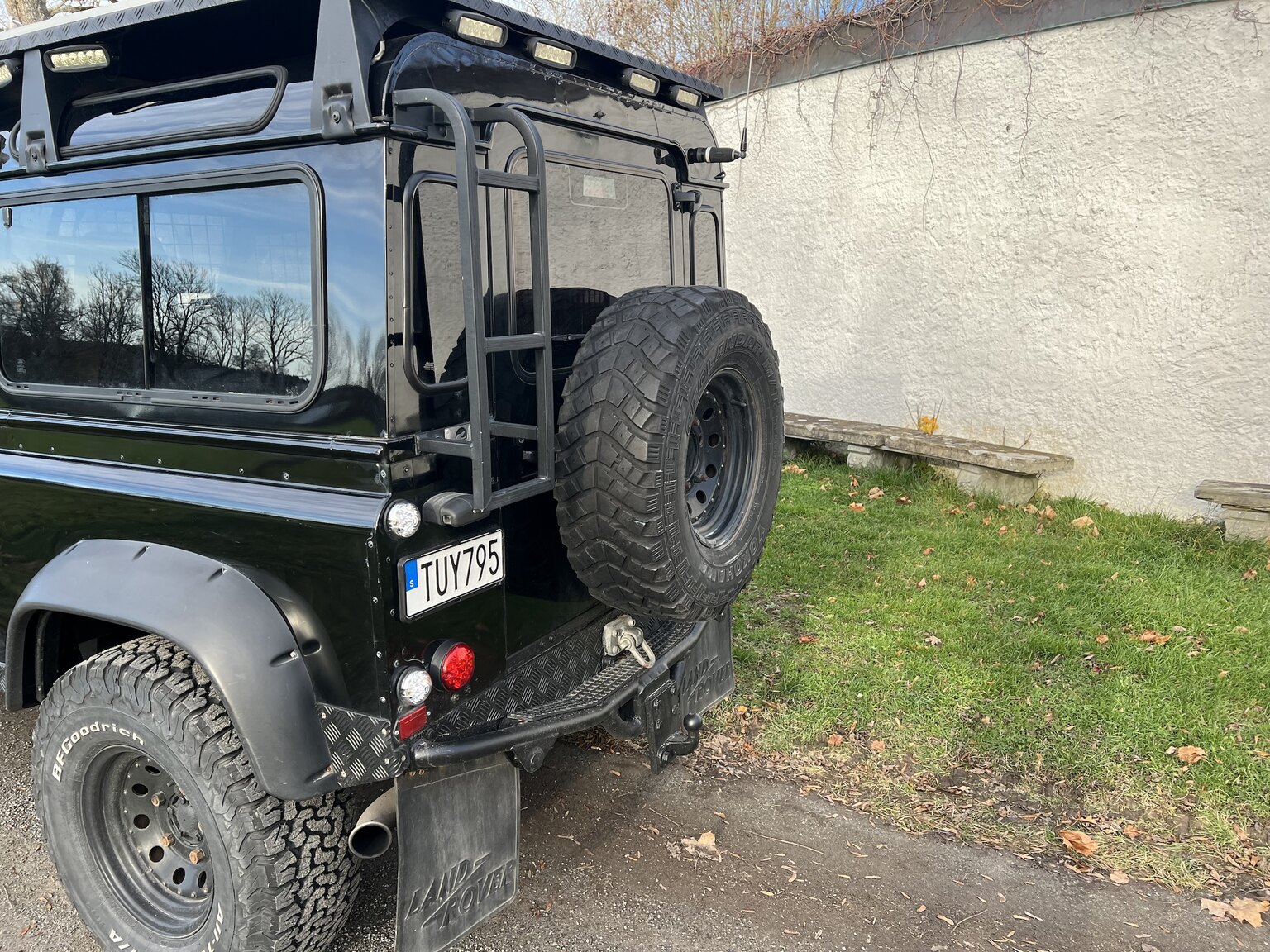 Exteriörbild på 2002 Land Rover Defender 90 2.5 Td5