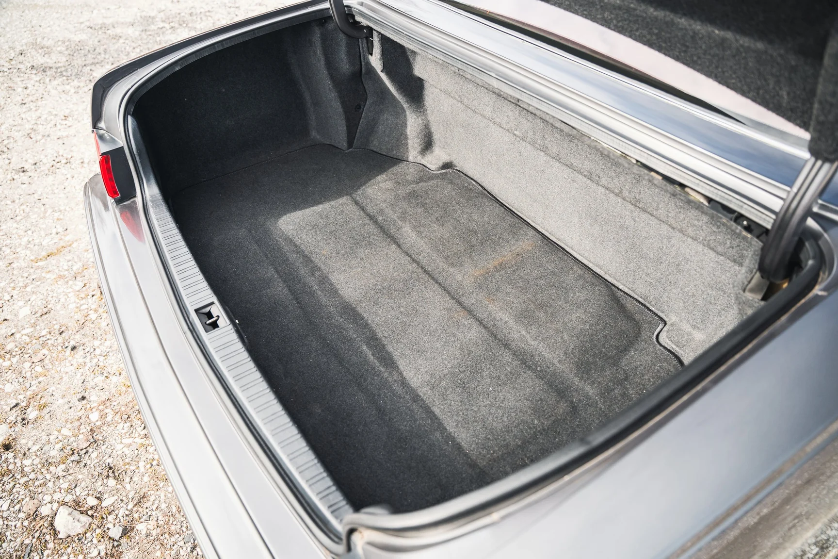 Innenraumfoto von 2000 Toyota Century V12 G50 (125)