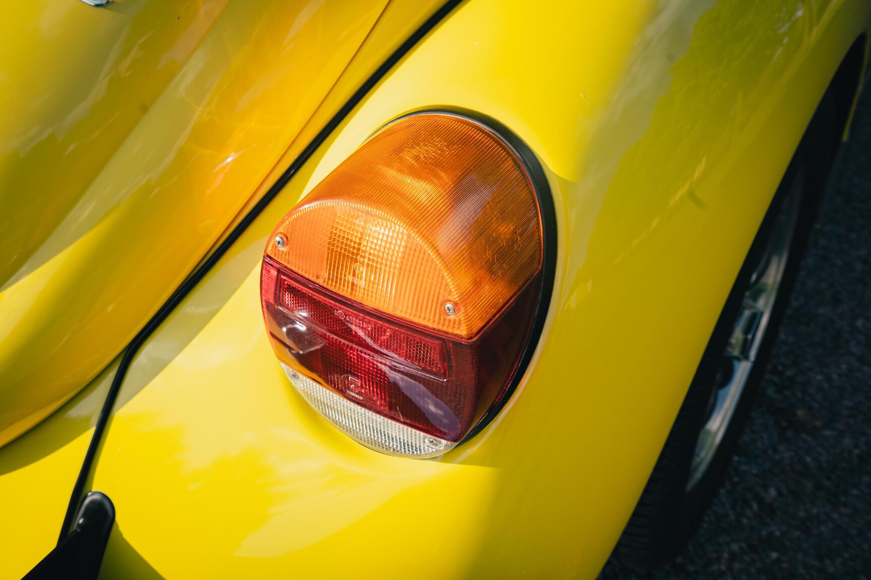 Exteriörbild på 1973 Volkswagen Bubbla Karmann 1303 LS (43)