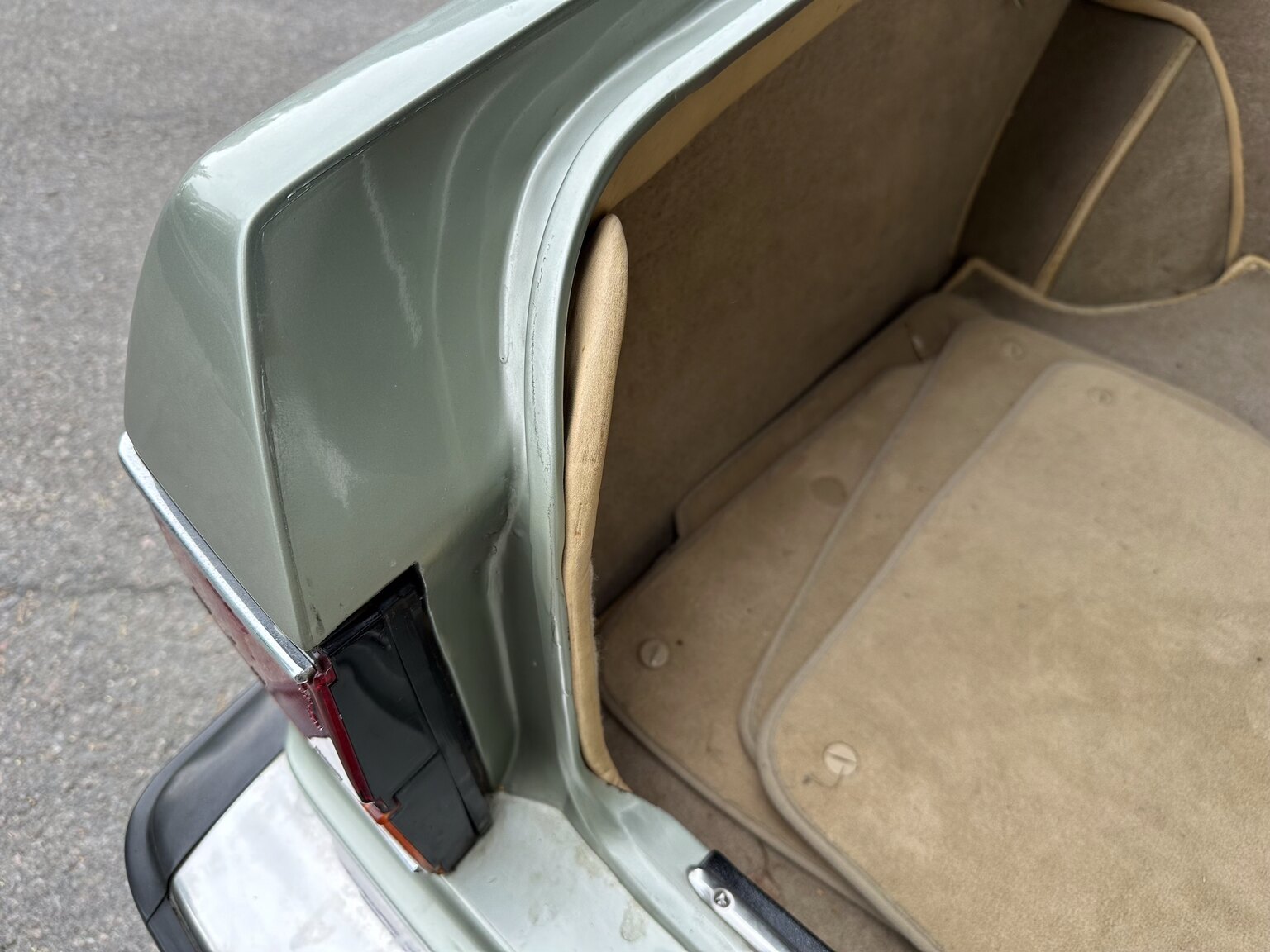 Interior image of 1982  Rolls Royce Silver Spirit
