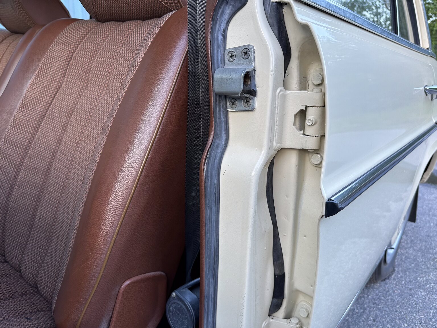 Innenraumfoto von 1974 Mercedes Benz 230.6