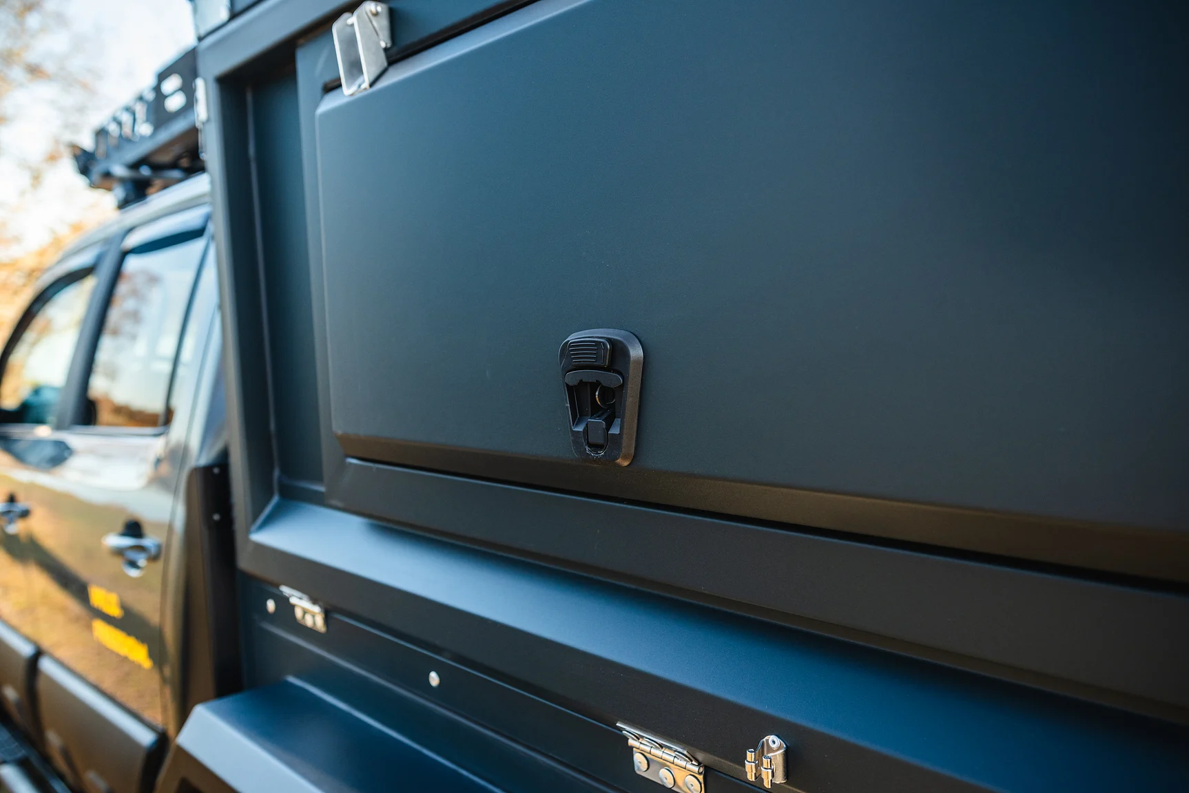 Exterior image of 2020 Northea Camper Expedition Volkswagen Amarok (103)