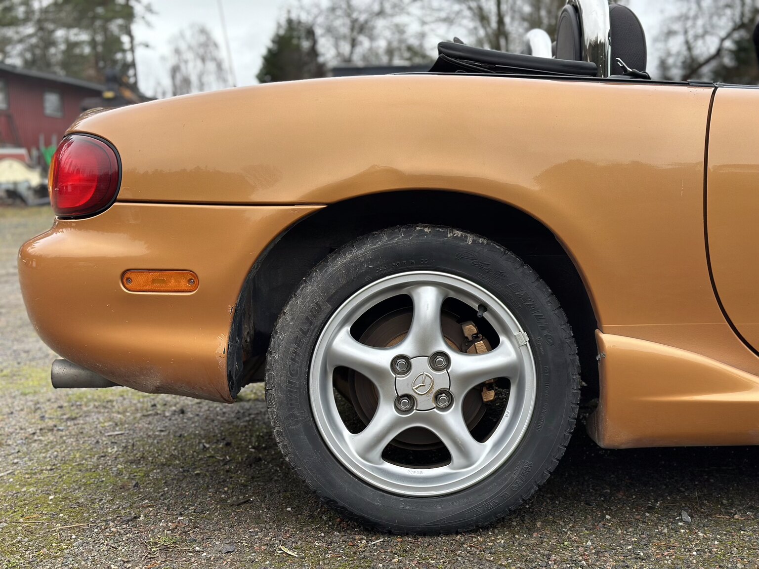Exteriörbild på 1998 Mazda Miata MX-5 NB