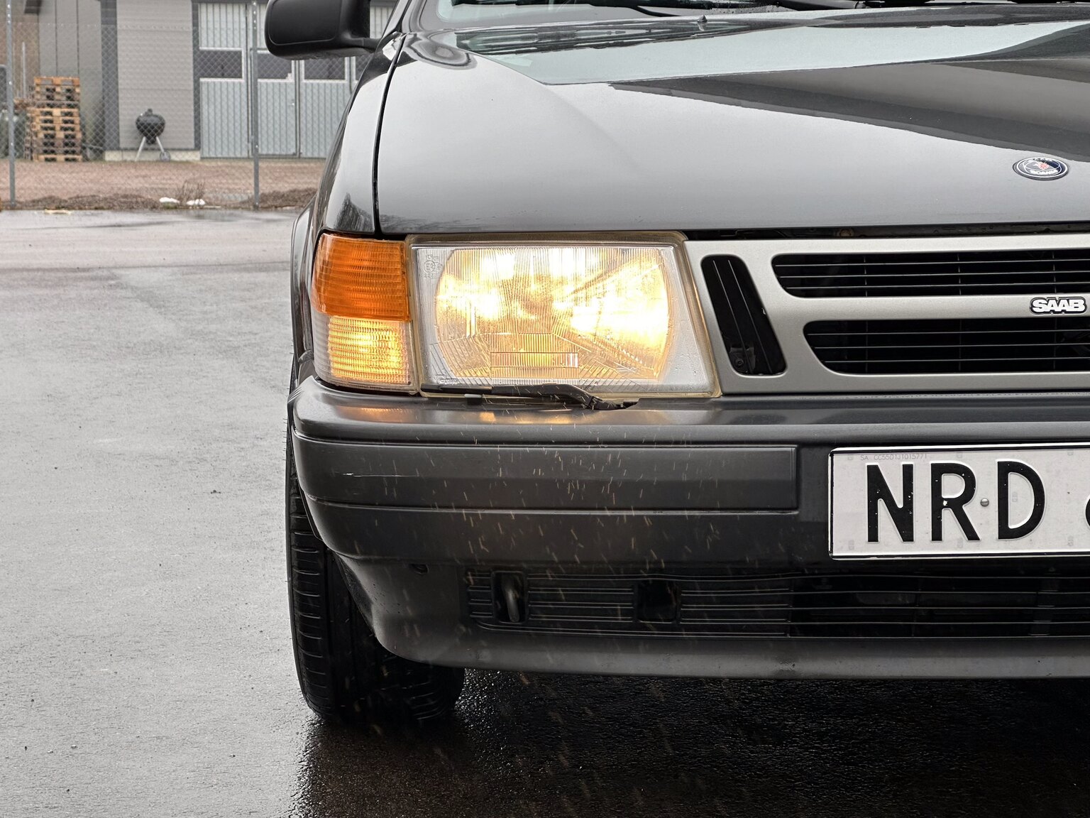 Exteriörbild på 1988 SAAB 9000i