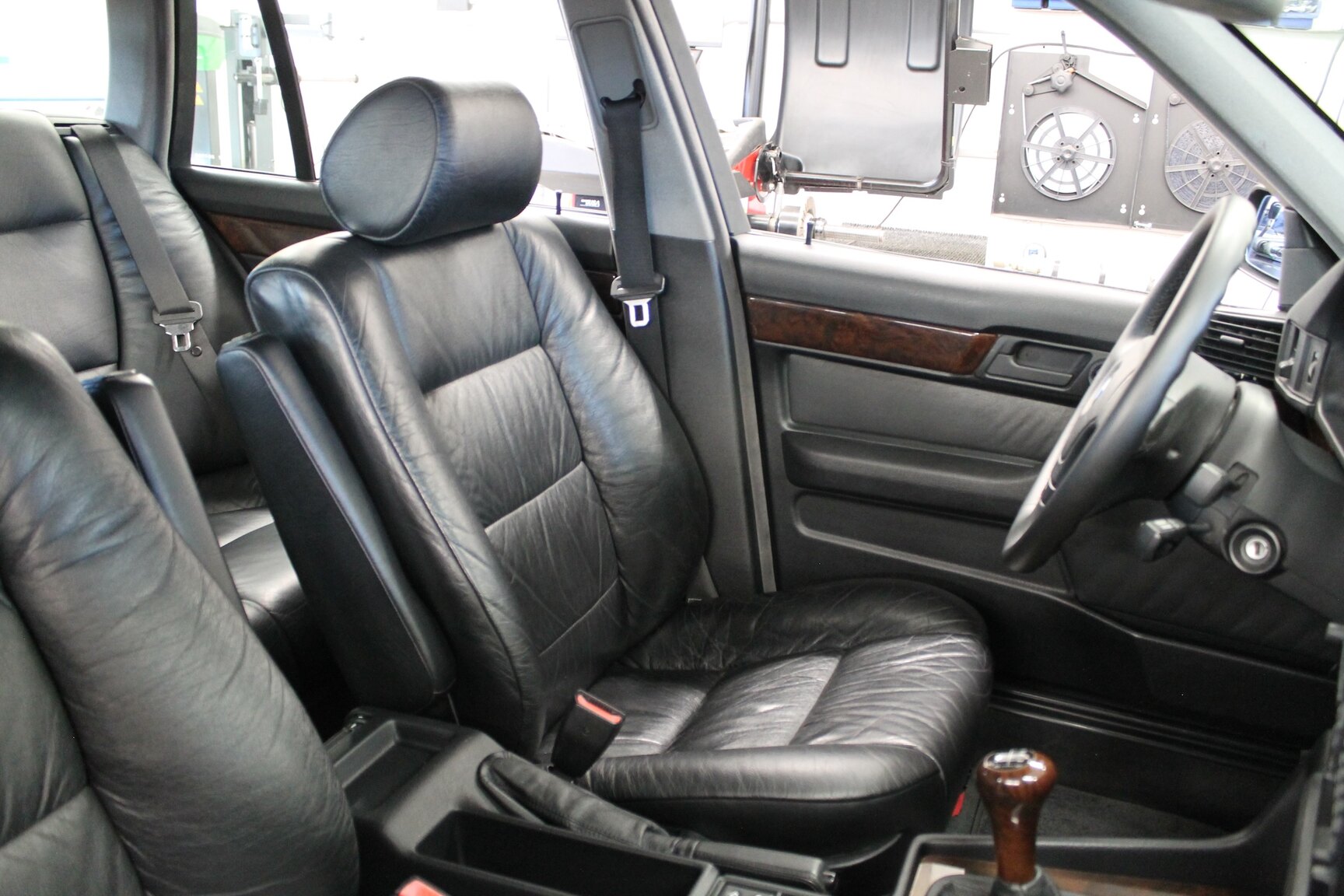 Innenraumfoto von 1996 BMW 540i Touring "No Reserve Auction"