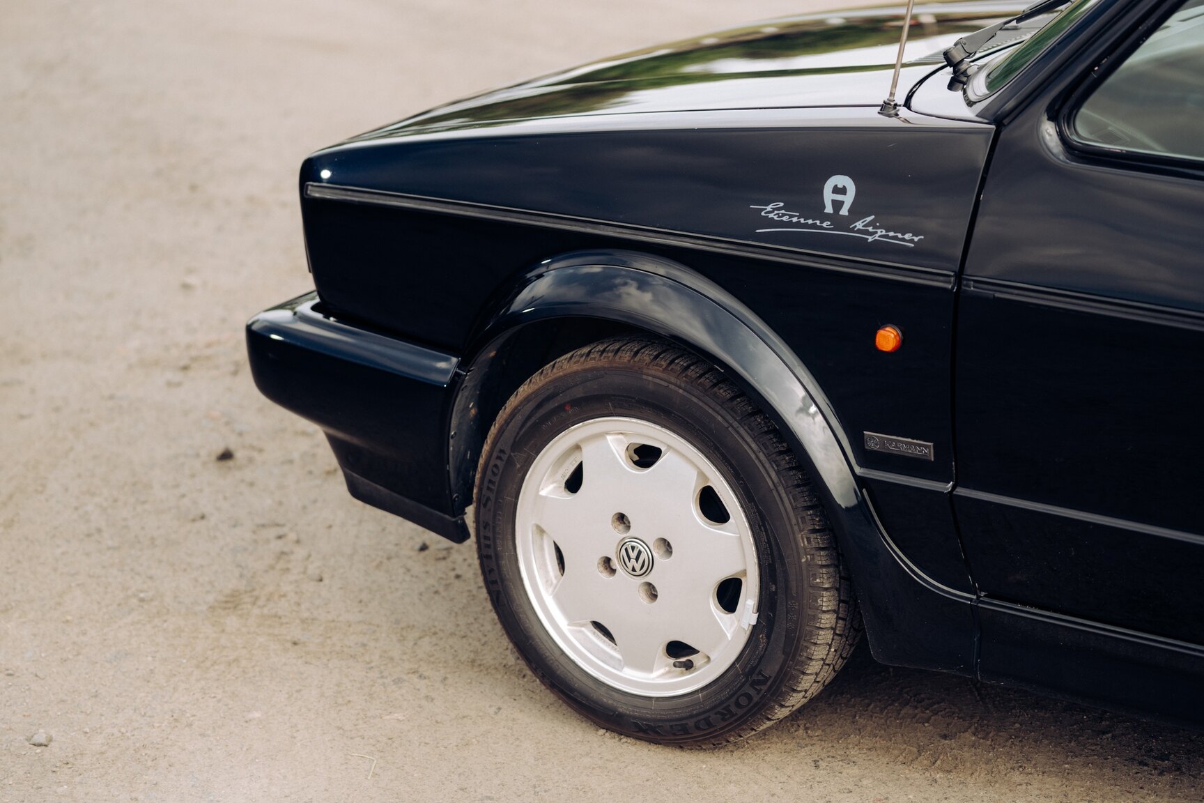 Exterior image of 1991 VW Golf Cabriolet "Etienne Aigner Edition"