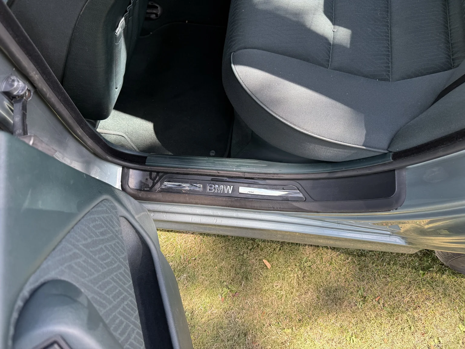 Innenraumfoto von 2003 BMW 525d Sedan (58)