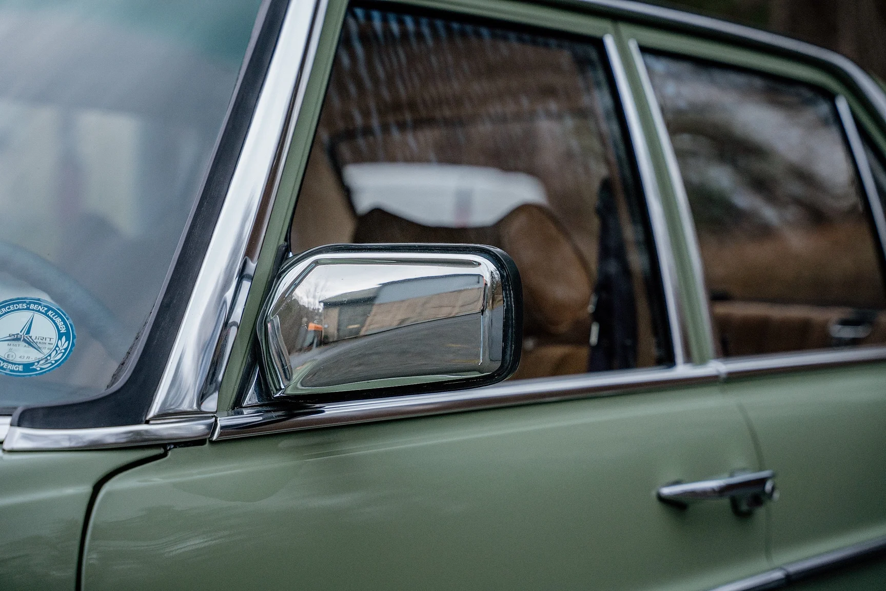 Exterior image of 1975 Mercedes-Benz 240 D 3.0 (29)