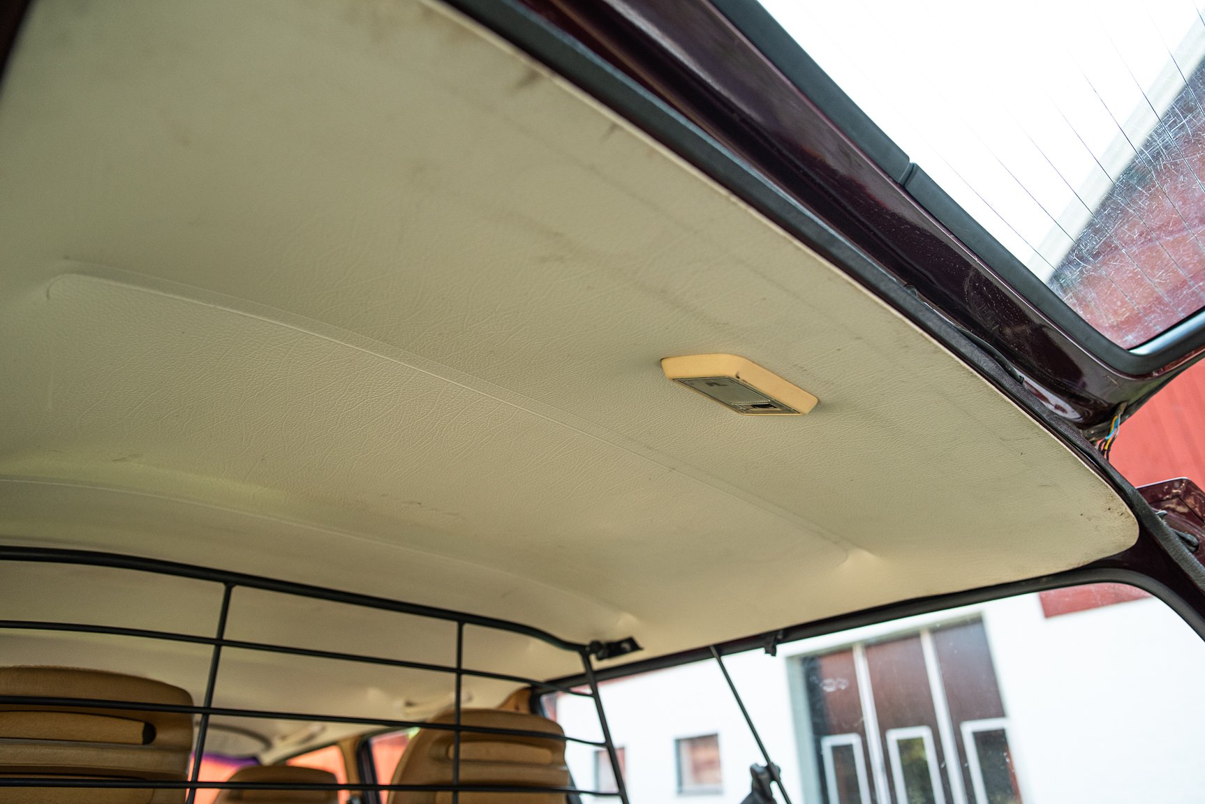 Innenraumfoto von 1993 Volvo 245 GL Classic "No Reserve Auction"