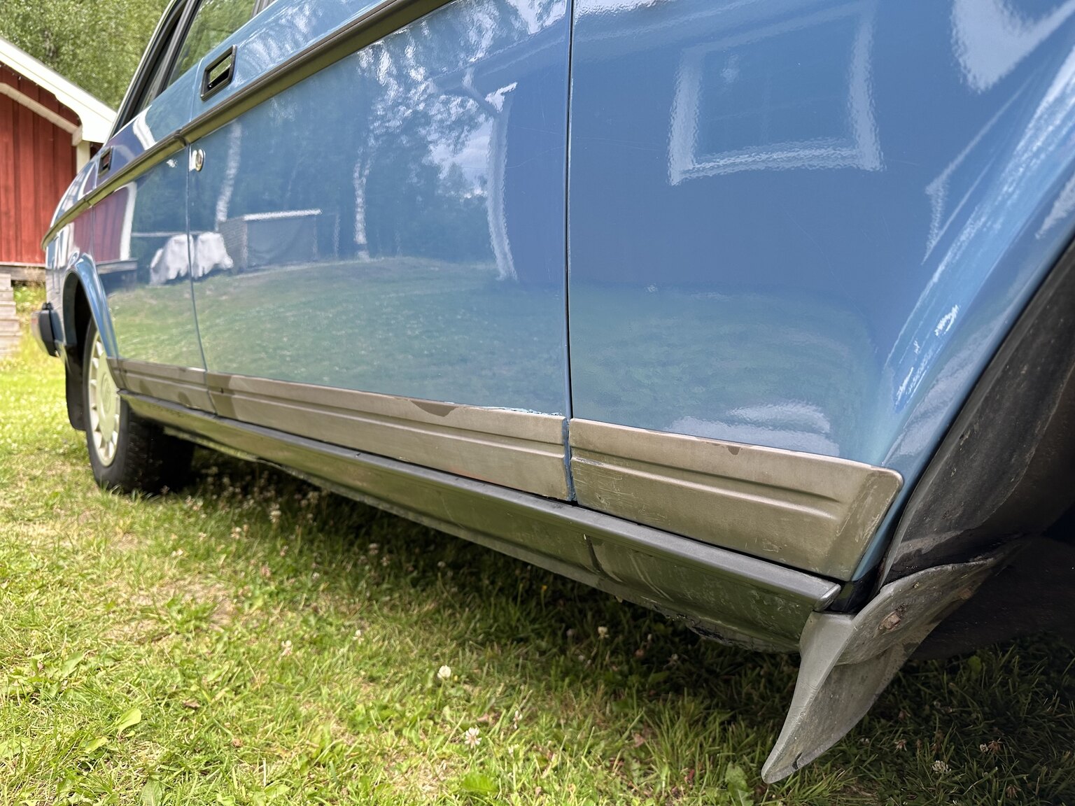 Exterior image of 1986 Volvo 244