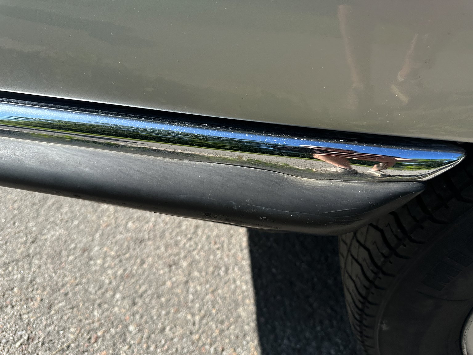 Exteriörbild på 1972 Mercedes-Benz 350 SL