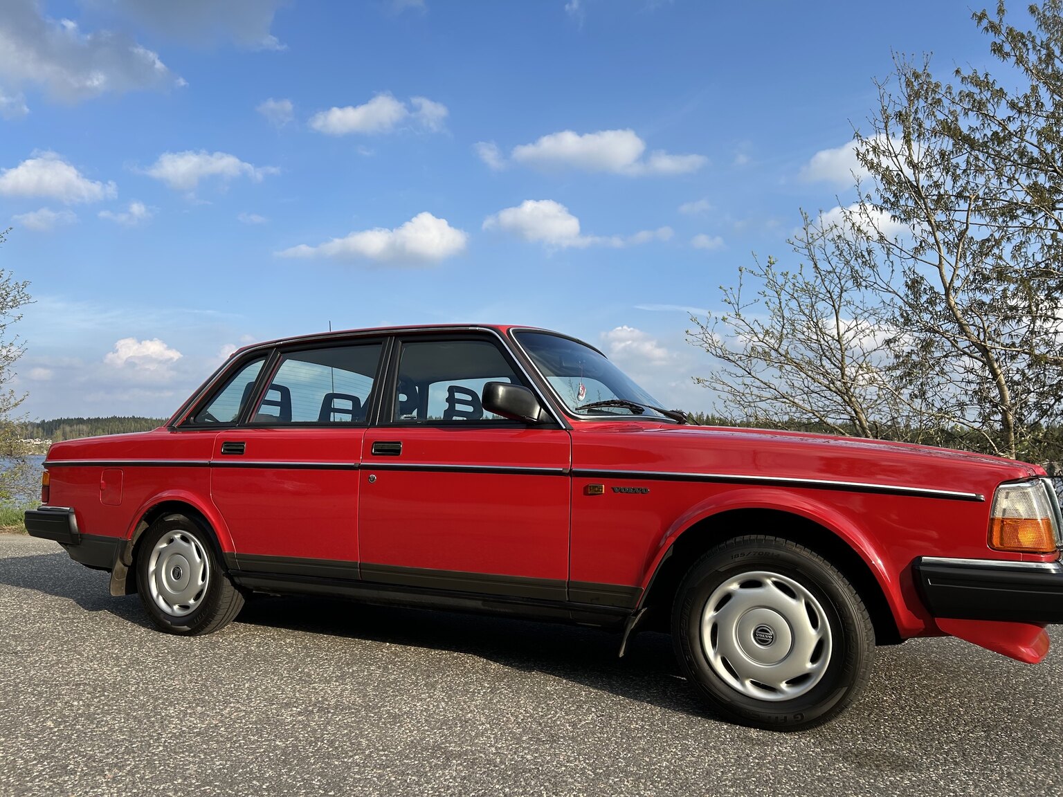 Exterior image of 1990 Volvo 240 GL