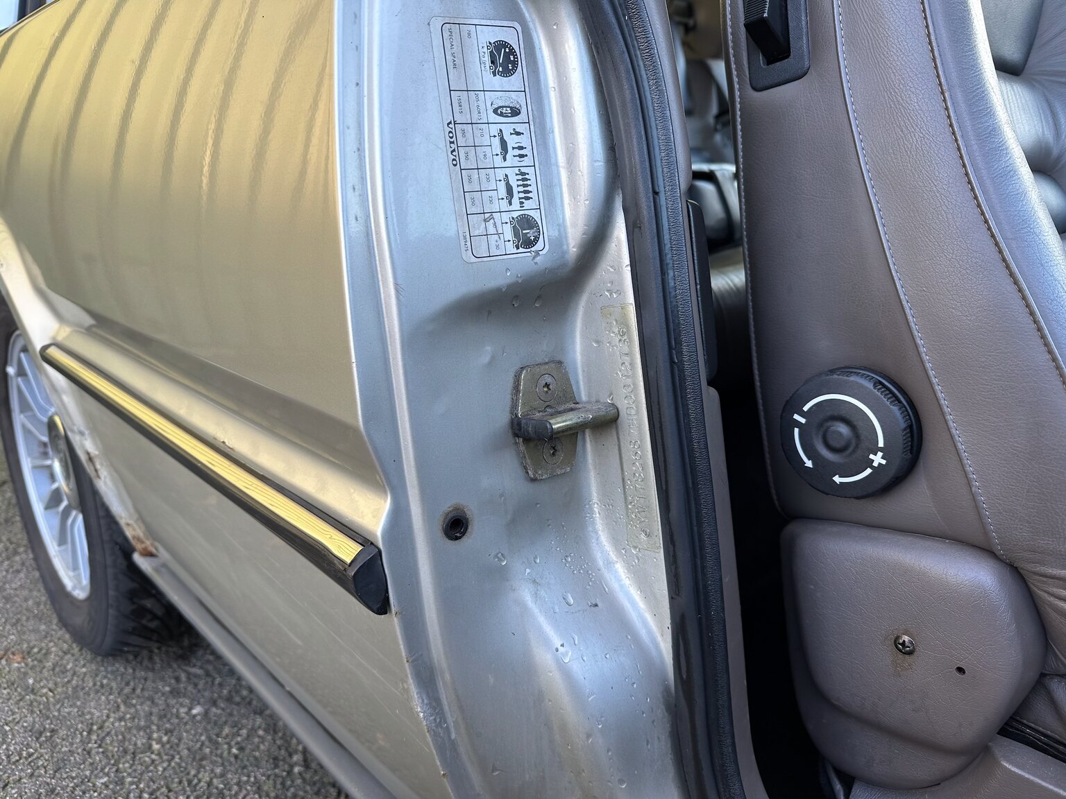 Interiörbild 1987 Volvo 780 Bertone