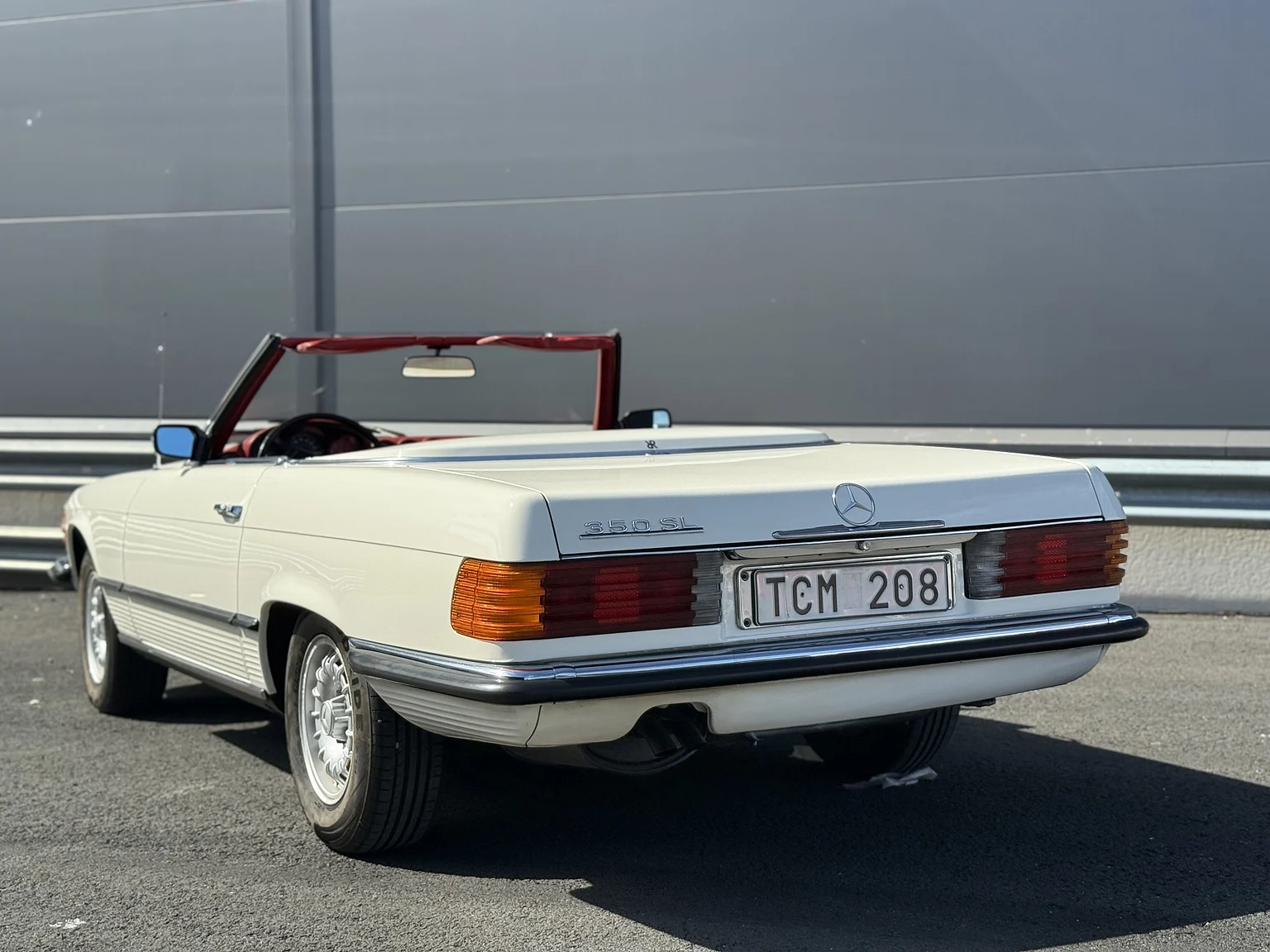 Exteriörbild på 1973 Mercedes Benz 350 SL  (11)