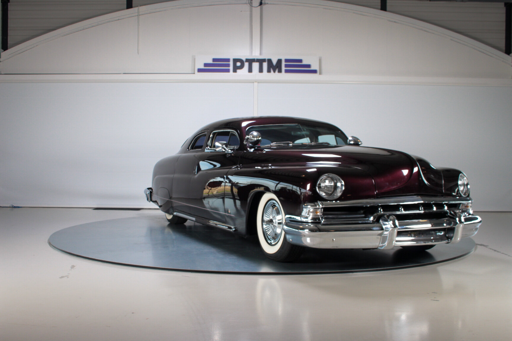 Exterior image of 1951 Lincoln Cosmopolitan 