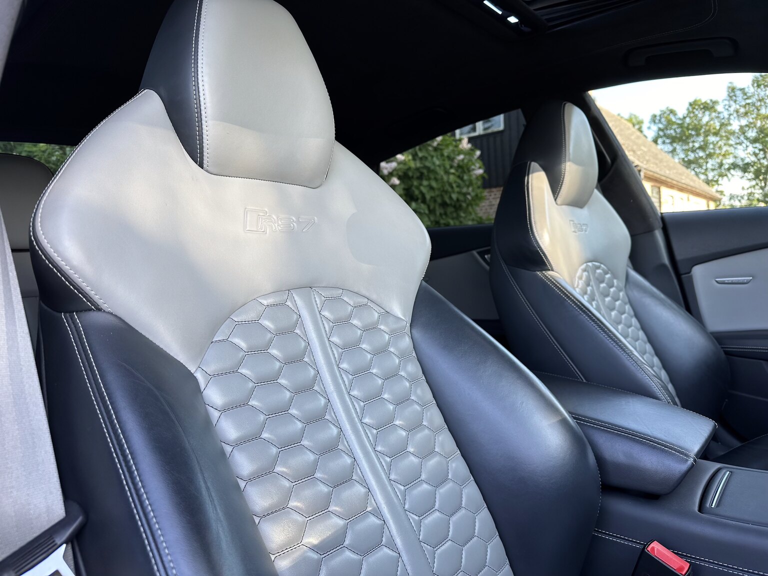 Interiörbild 2015 Audi RS7 (30)