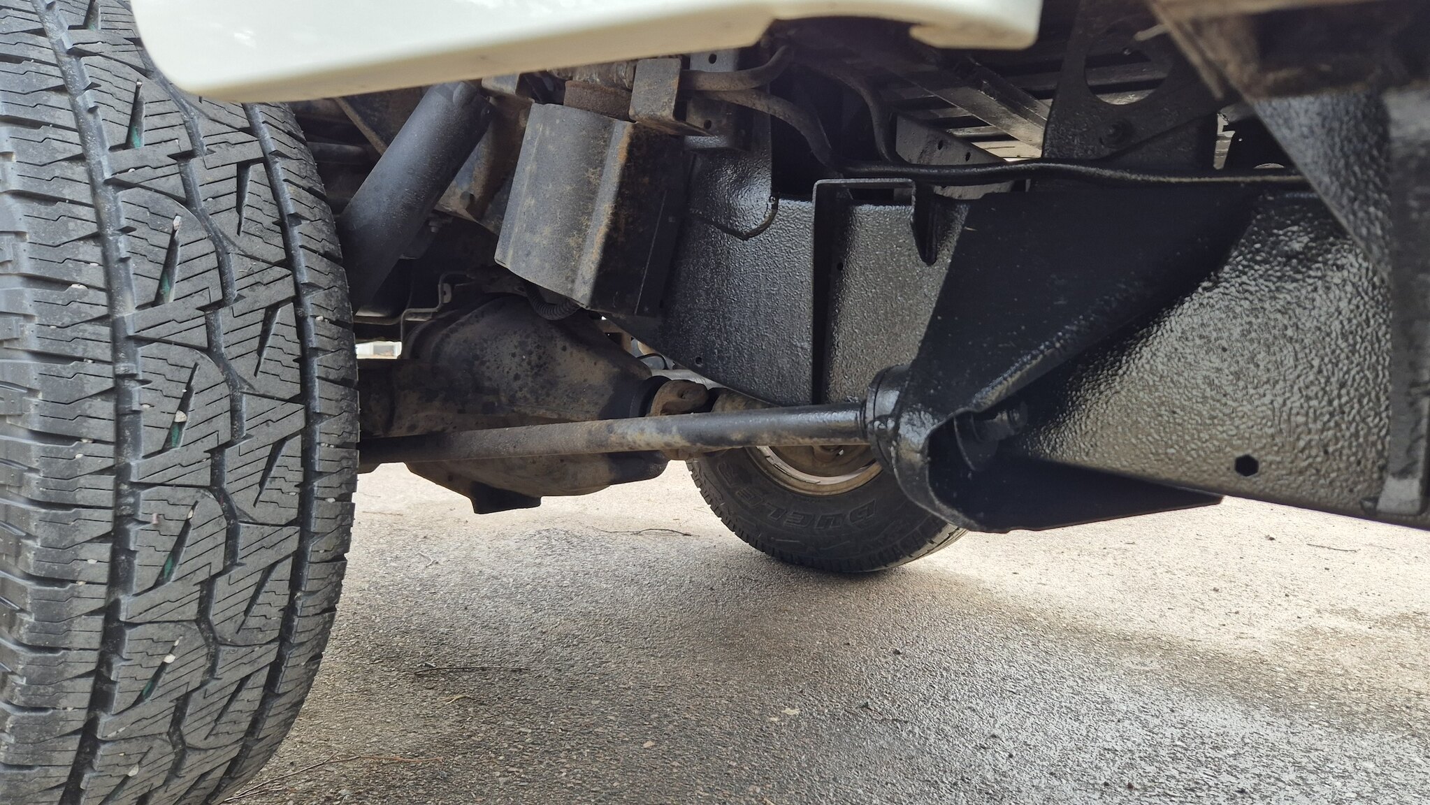 Image of 1999 Land Rover Defender Single Cab Pickup mechanics