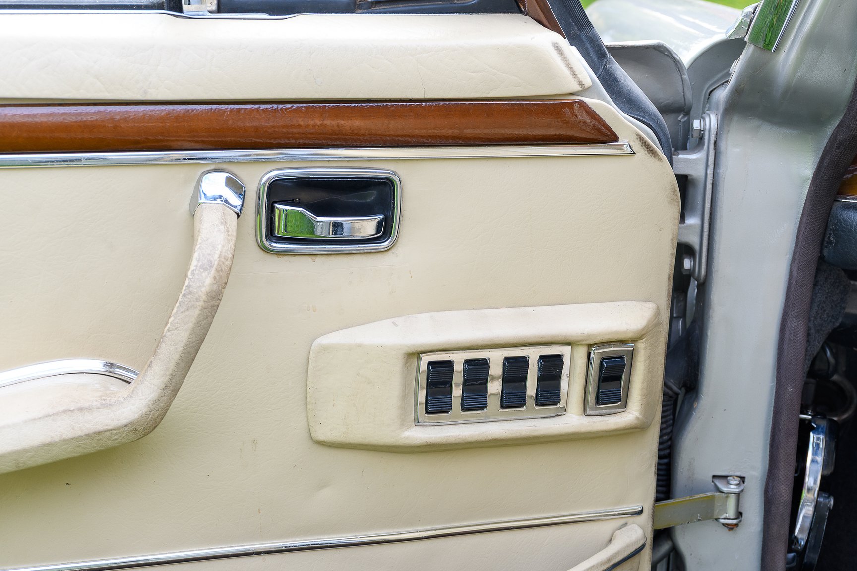 Interior image of 1969 Mercedes-Benz 300 SEL