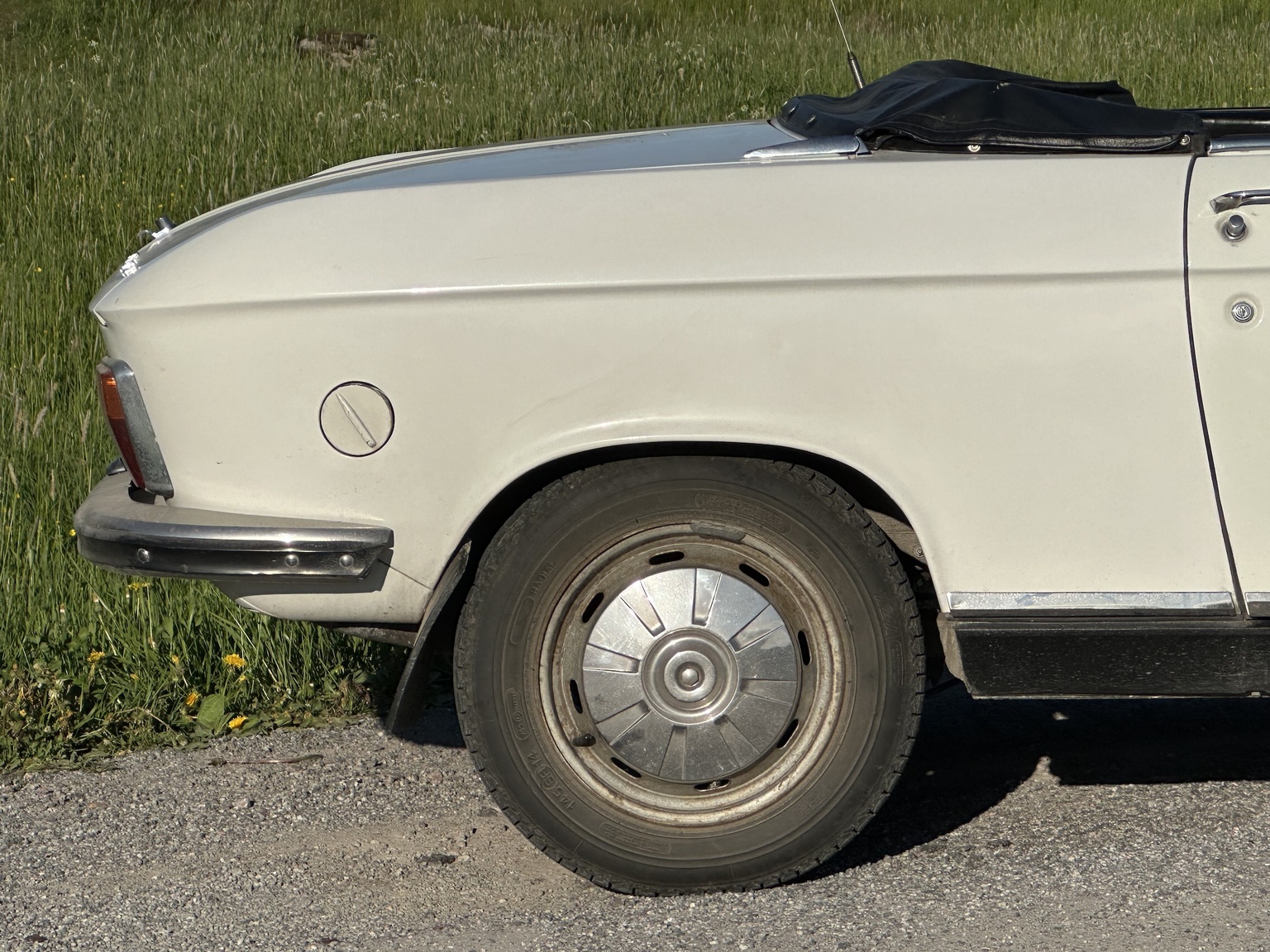 Exterior image of 1970 Peugeot 304 Cabriolet