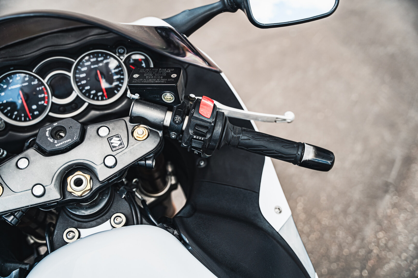 Exteriörbild på 2013 Suzuki GSX1300R Hayabusa
