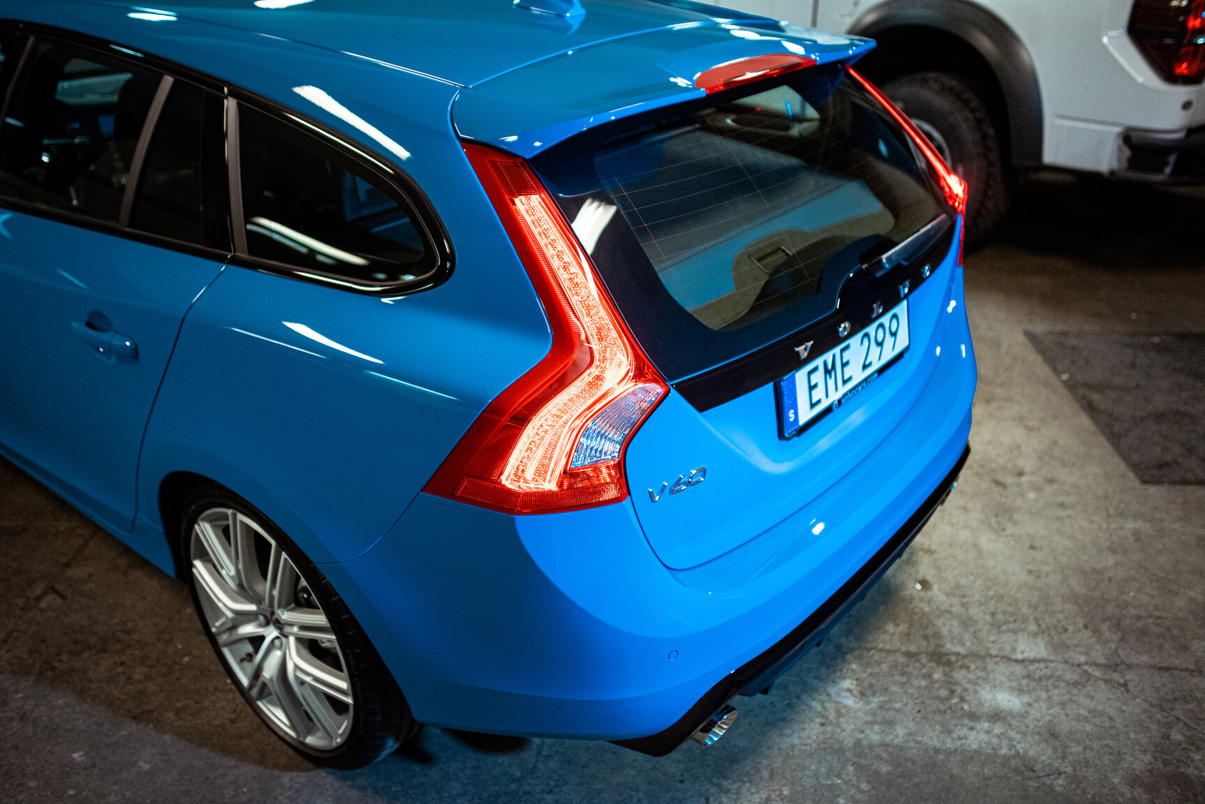 Exteriörbild på 2017 Volvo V60 Polestar T6 AWD