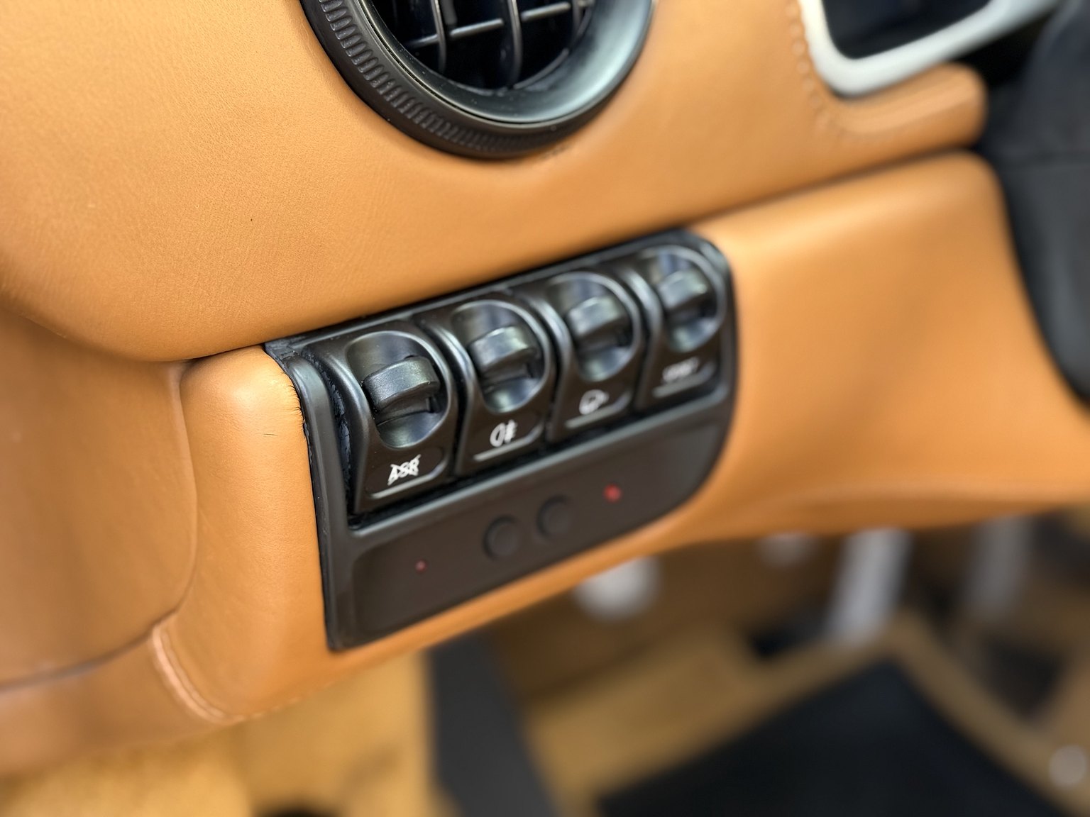Innenraumfoto von 2001 Ferrari 360 Spider