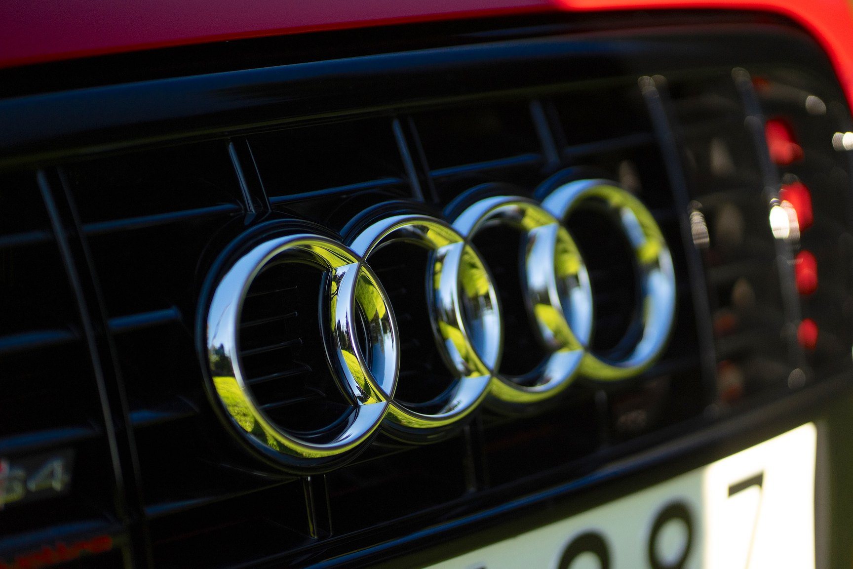 Exterior image of 2007 Audi  S4 quattro 4.2 V8 manuell