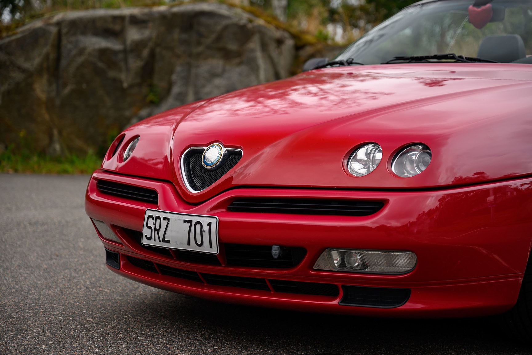 Exterior image of 2001 Alfa Romeo Spider 3.0 V6