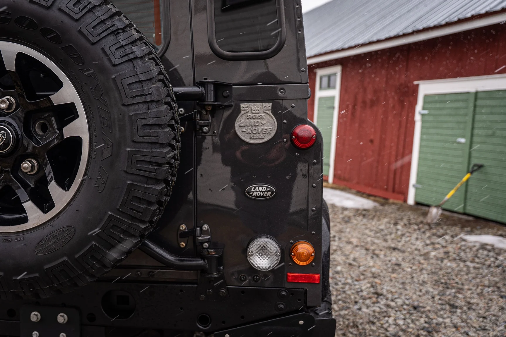 Exterior image of 2015 Land Rover Defender 90 Special (26)