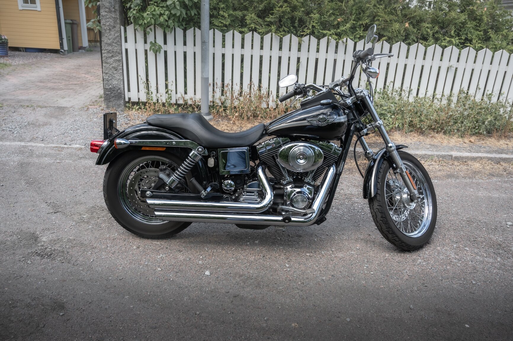 Exteriörbild på 2003 Harley-Davidson FXDL 100th Anniversary