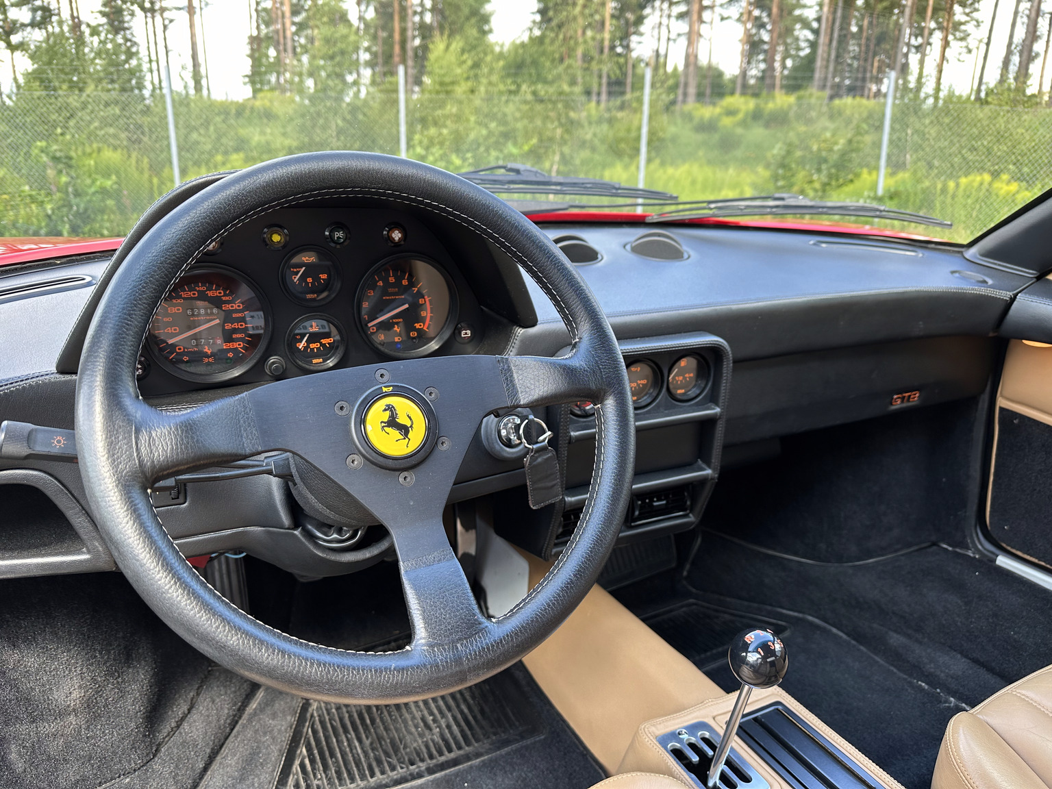 Interiörbild 1988 Ferrari 328 GTB